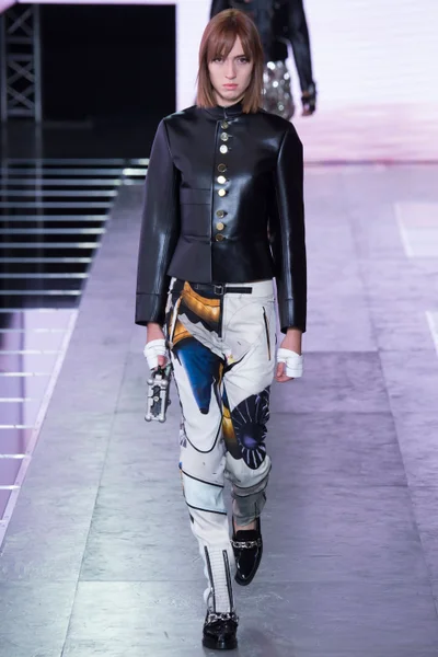 Look 44